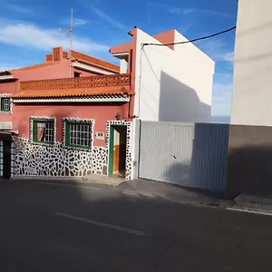 casa-piramide-4-wi-fi-y-parking-privado.in-canary-islands.com/
